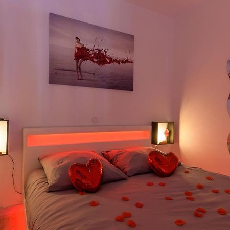Love Room - Suite Romantique Avec Spa Privatif Le Puy-en-Velay Exterior foto