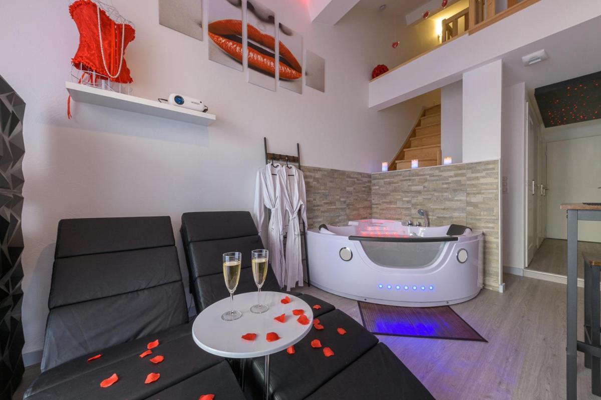 Love Room - Suite Romantique Avec Spa Privatif Le Puy-en-Velay Exterior foto