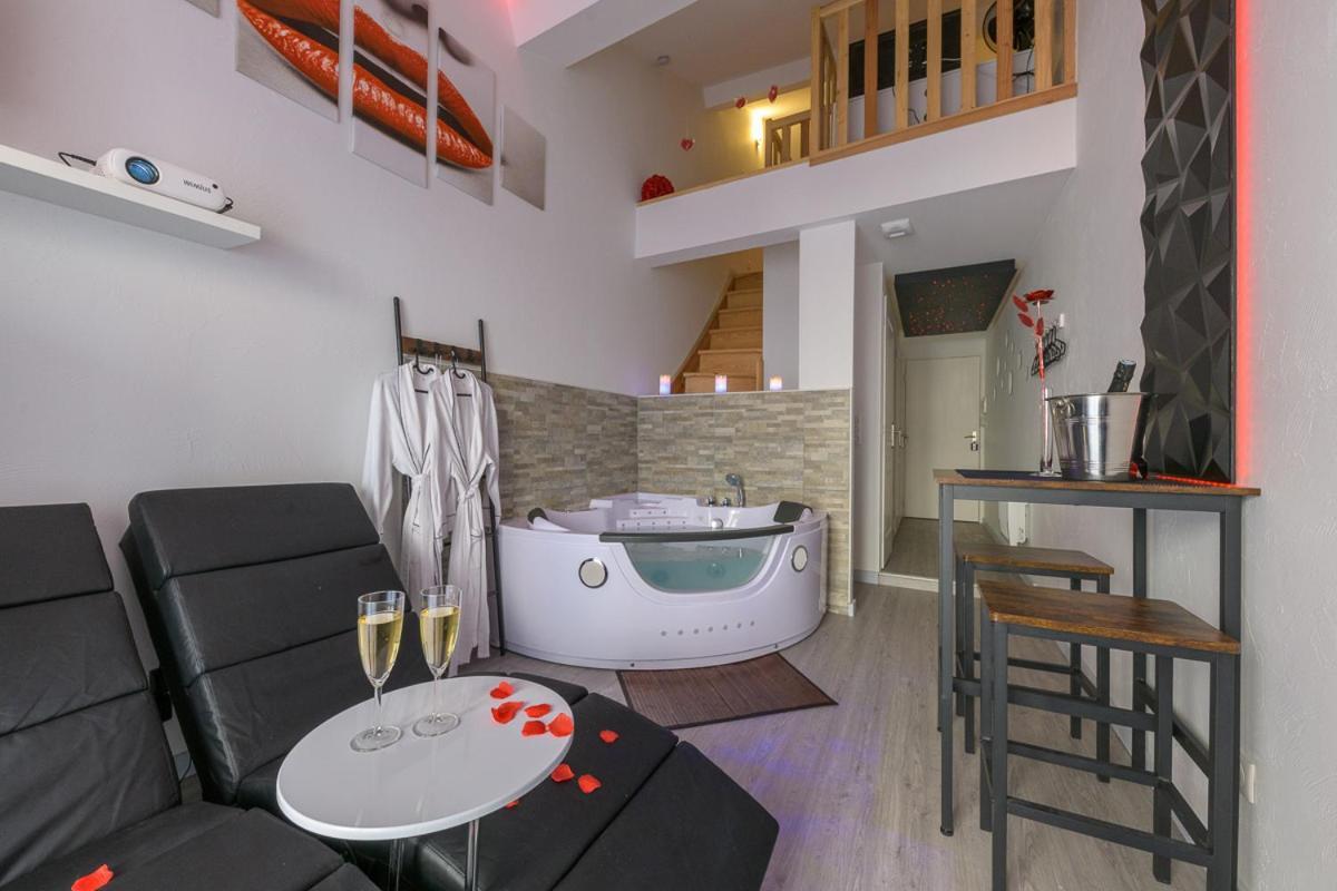 Love Room - Suite Romantique Avec Spa Privatif Le Puy-en-Velay Exterior foto