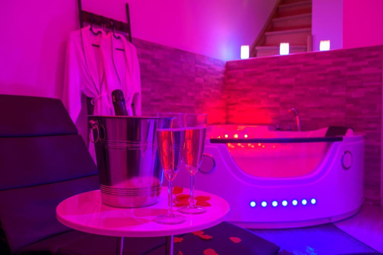 Love Room - Suite Romantique Avec Spa Privatif Le Puy-en-Velay Exterior foto
